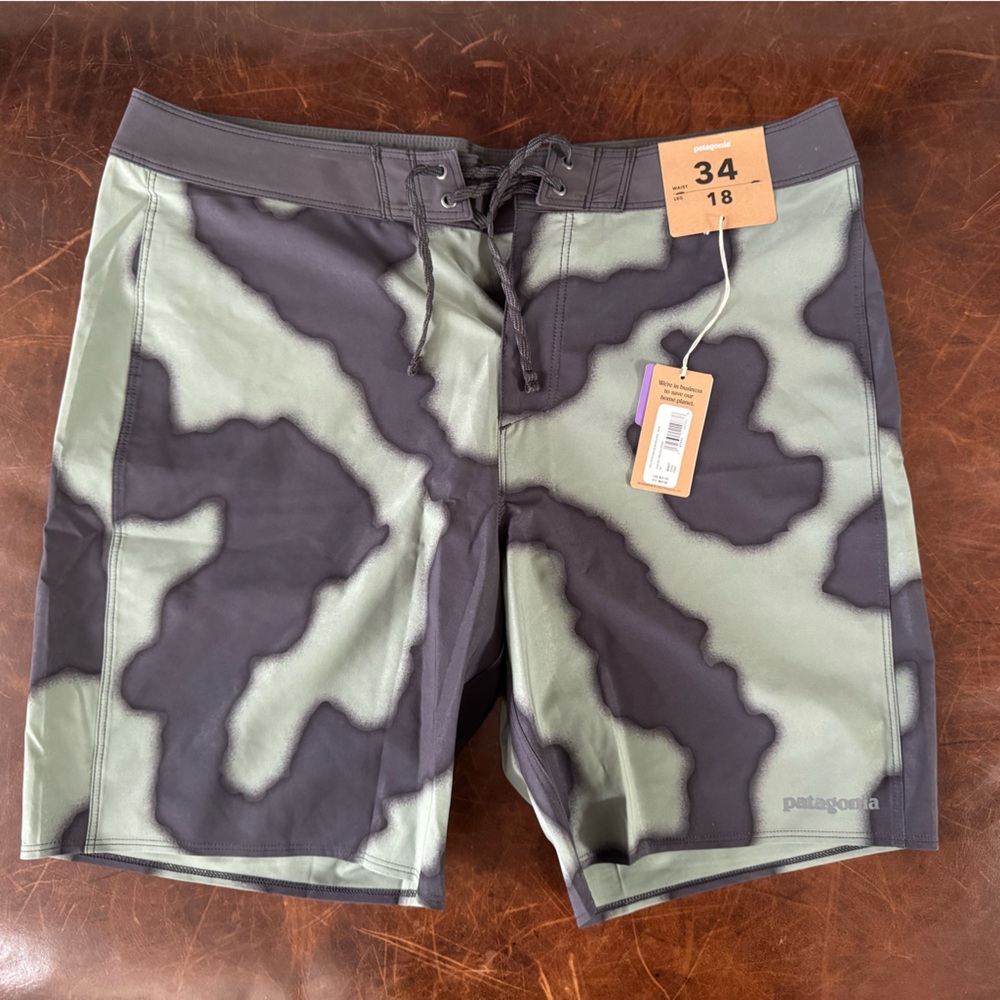Patagonia Men's Camouflage Swim Shorts - black and Green